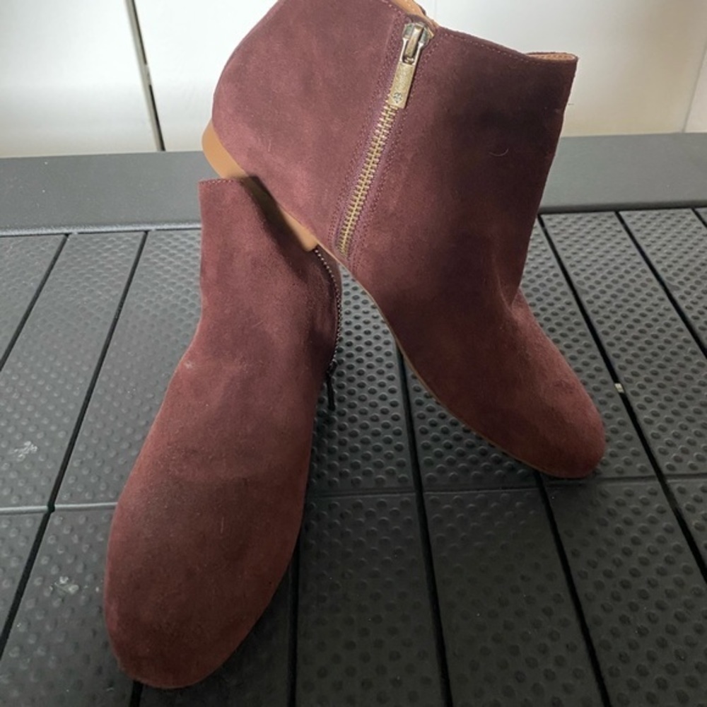 NWOT Lucky Brand Glexi Ankle Booty Raisin Suede size 8